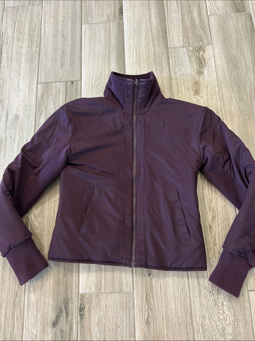 Lululemon Women's Lightweight Purple Puffer Jacket reversible